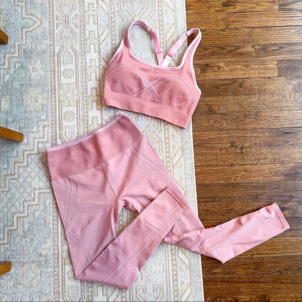 Fabletics Set - Matching Leggings + Bra top. Perfect condition!